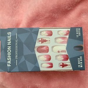 Fashion Nails - Press On - 24 nails